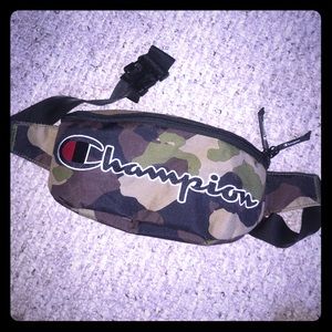 Champion fanny pack camo